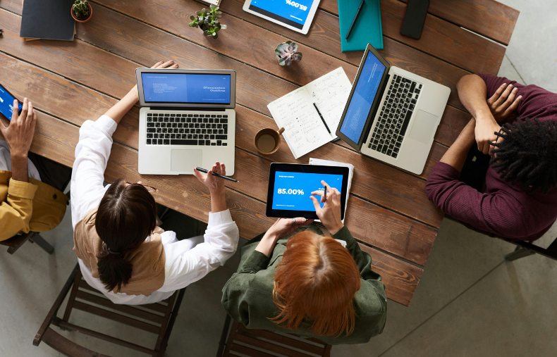 Perbedaan Front-End, Back-End dan Full Stack Developer